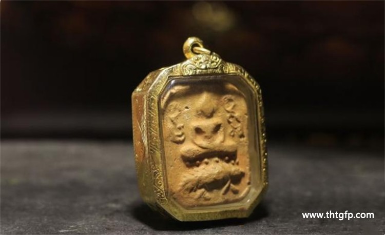 龙婆班 佛历2460年箭猪崇迪价格 斑猪模