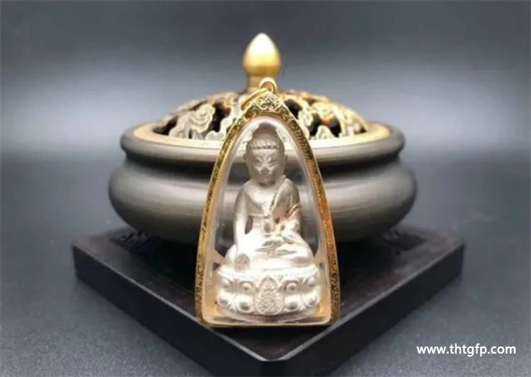 泰国药师佛简介 当代制作药师佛最好的师傅 龙婆坤介绍