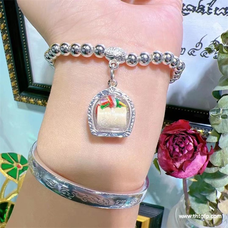 贝叶经文符管：古老文明的智慧象征