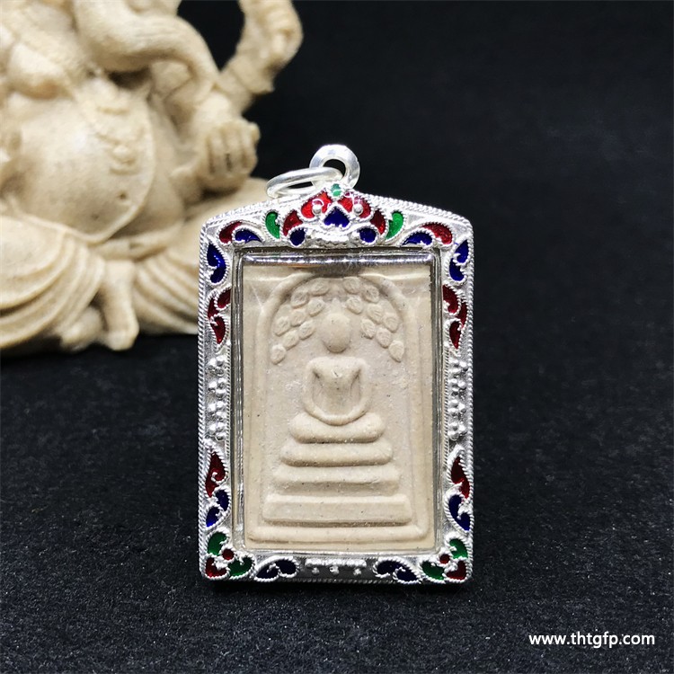 泰国佛牌崇笛：神秘护佑的灵魂之音