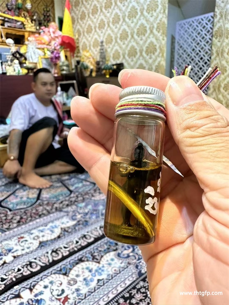 爱凯天童 金童子 古曼童 佛童子 佛牌 泰国佛牌 阿赞鹏碰 古曼1.jpg