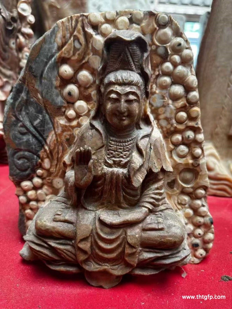 泰国佛牌 龙宫舍利 坐姿观音 (3).jpg
