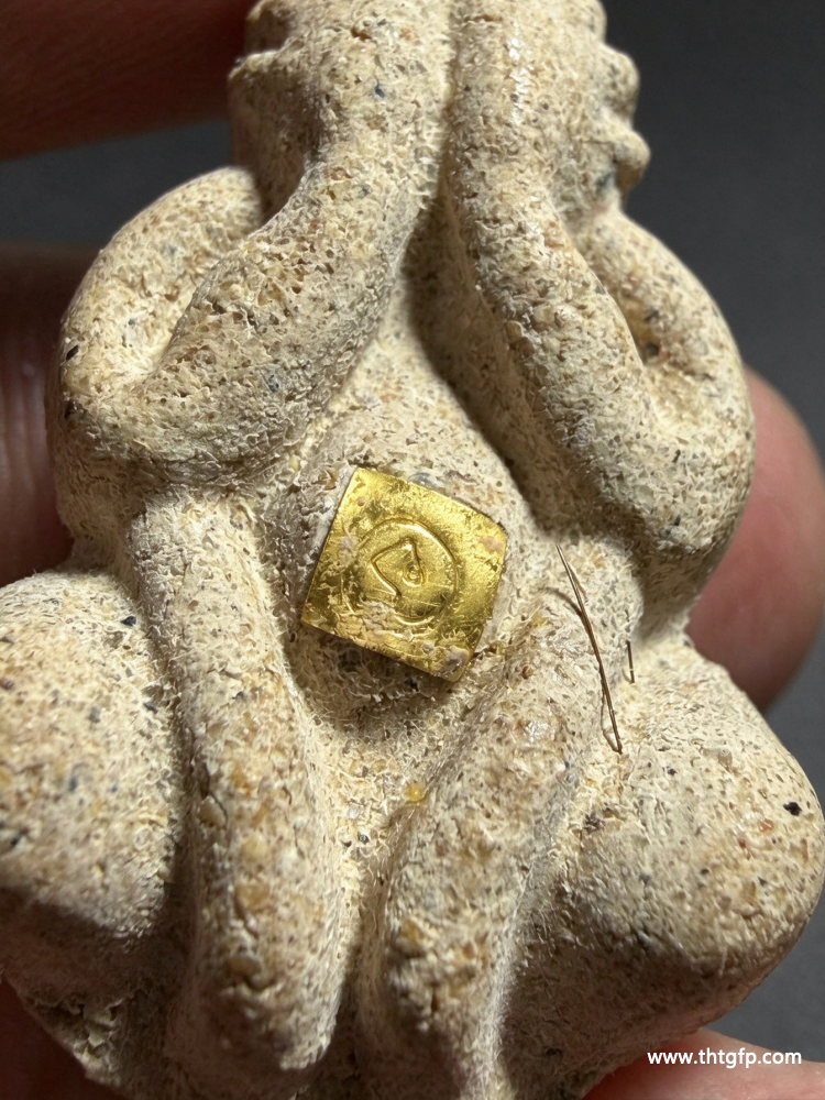 泰国佛牌 龙婆Moon 2543 纯金符管必打 (5).png