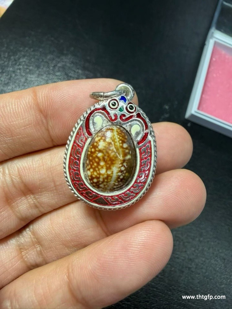 泰国佛牌 龙婆遮 2532 挡降贝 (2).jpg